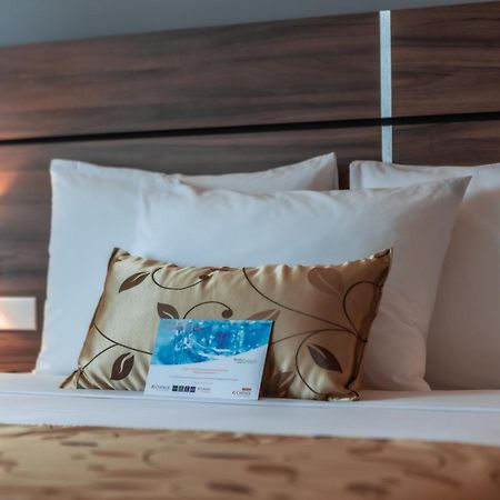 Sleep Inn Tijuana Exteriör bild