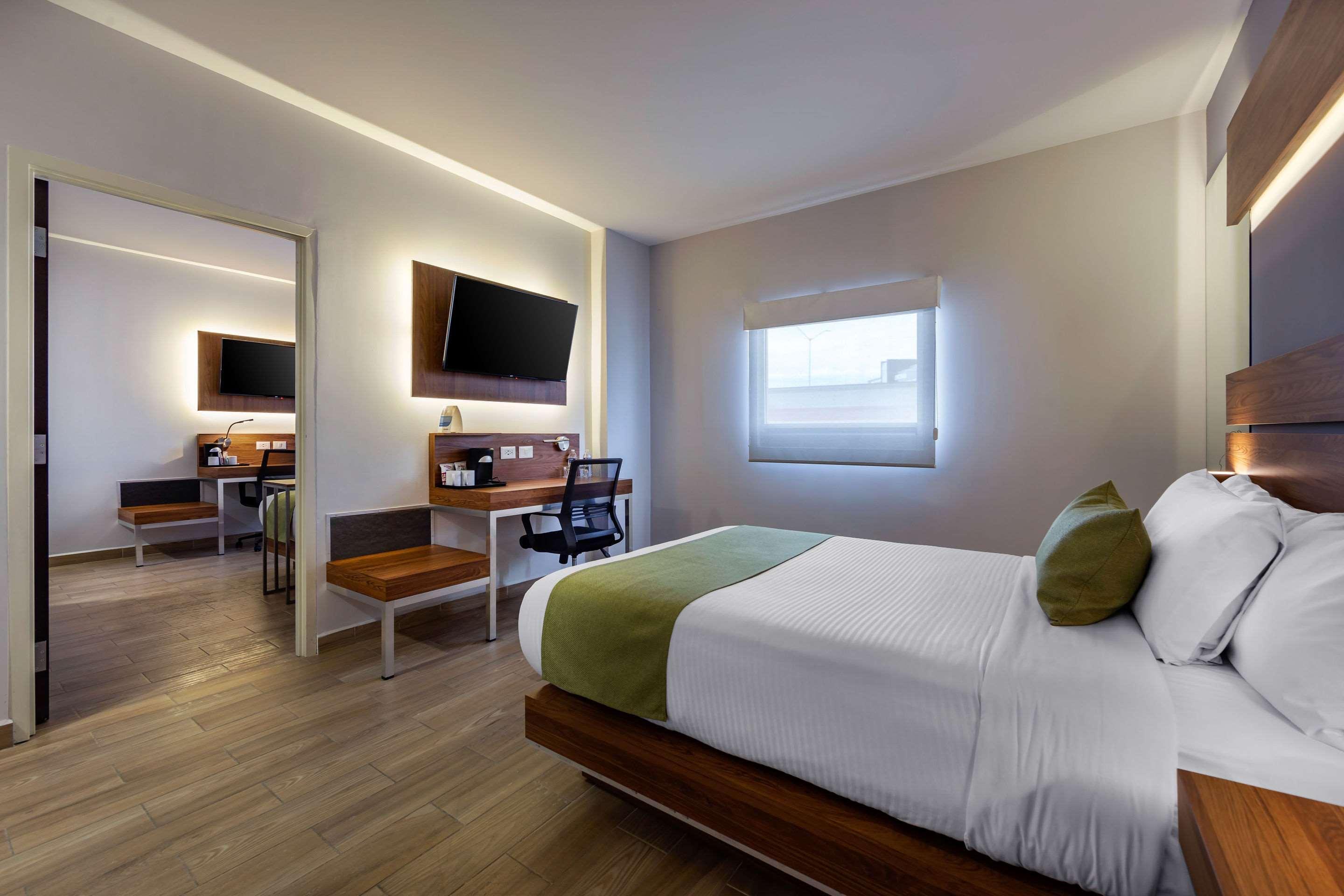 Sleep Inn Tijuana Exteriör bild