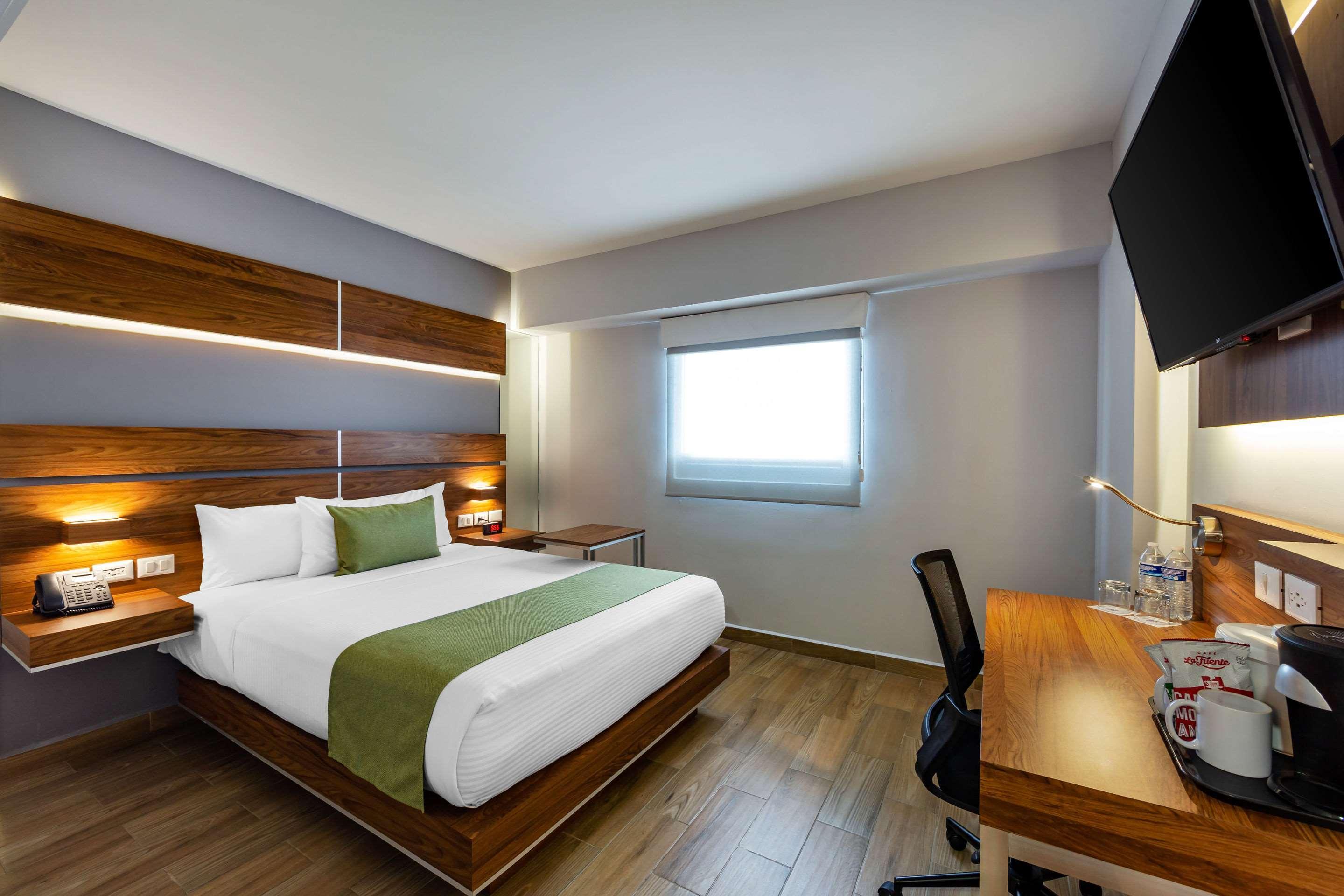 Sleep Inn Tijuana Exteriör bild